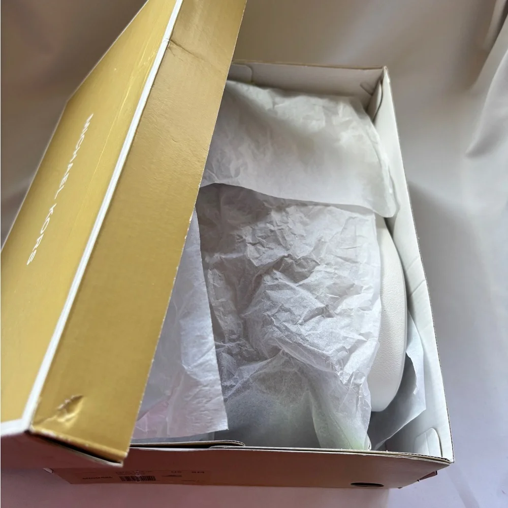 Michael Kors Poppy Lace Cream Sneaker - Picture 11 of 11